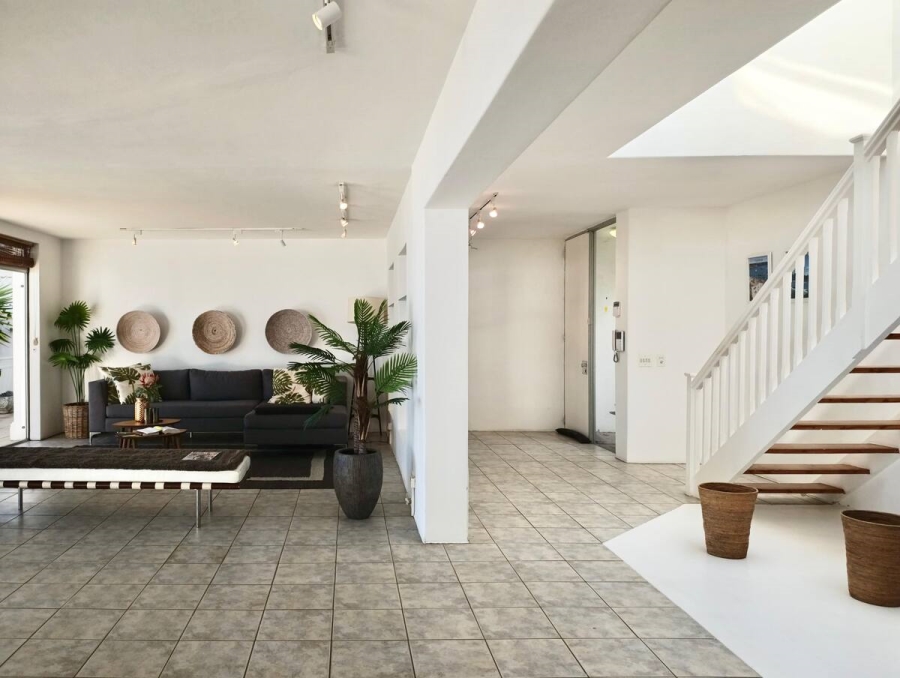 To Let 4 Bedroom Property for Rent in Bantry Bay Western Cape
